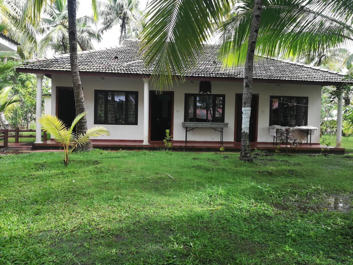 Regant Lake Village, Kollam. Chavara エクステリア 写真