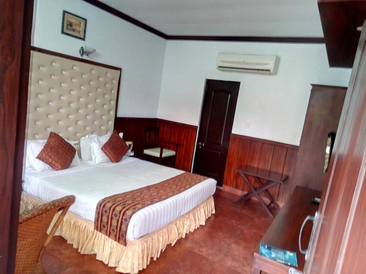 Regant Lake Village, Kollam. Chavara エクステリア 写真