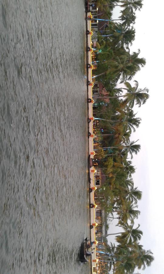 Regant Lake Village, Kollam. Chavara エクステリア 写真